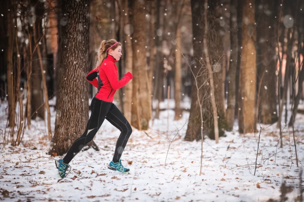 Everything You Need to Know About Winter Running Clothes, Winter Running Shoes, and Tips on Running Sessions