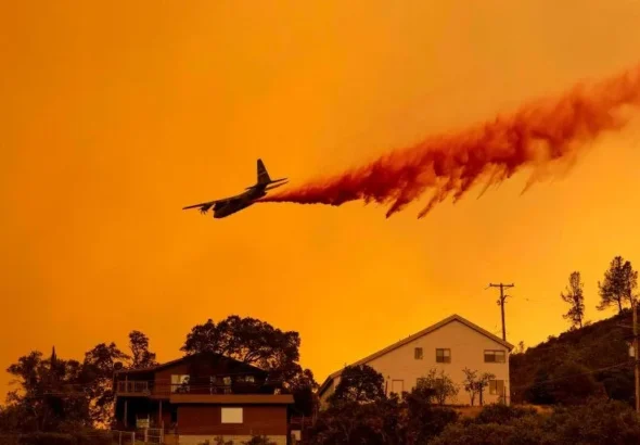 an-airplane-makes-a-retardant-dr