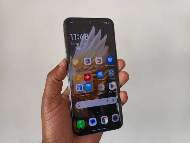 Ultra-Bright Screen Comparison SPARK 40 Pro+ vs Other Bright Displays